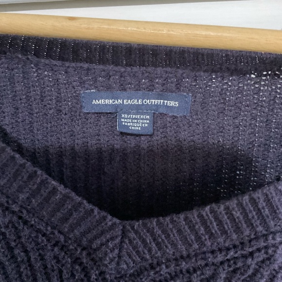 Embroidered American Eagle V-neck pullover - Picture 4 of 4